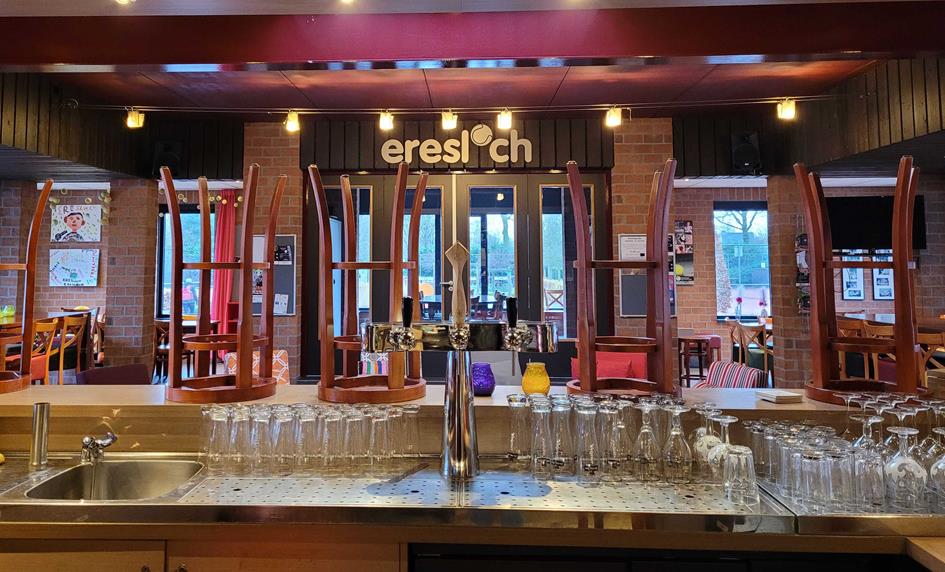 Bar2.jpg