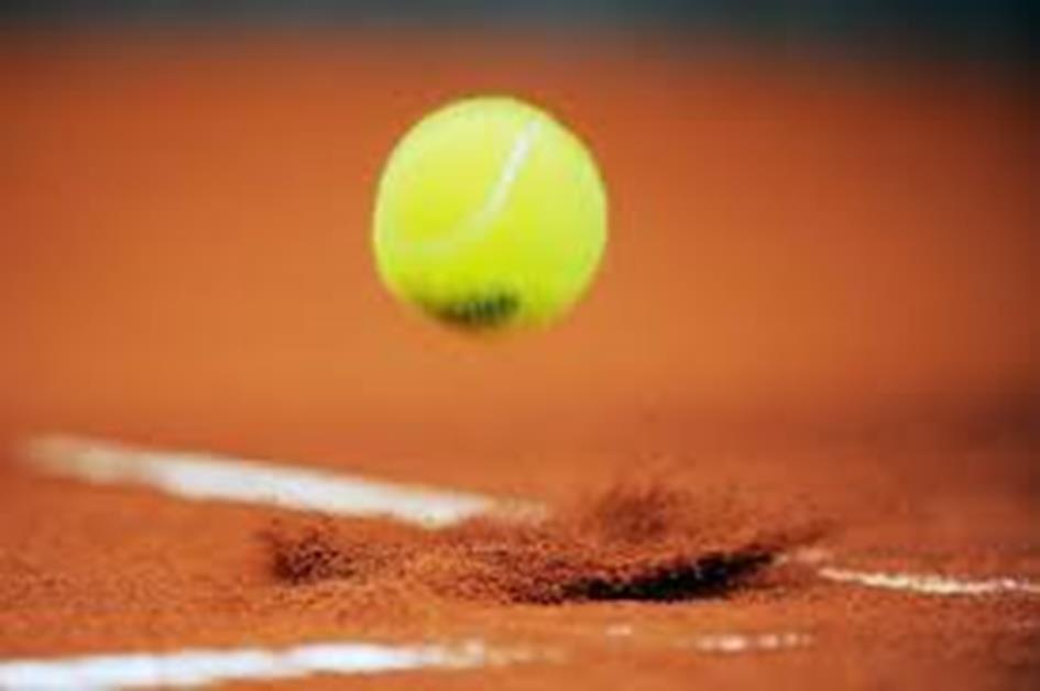 tennis bal stuitert.jpg