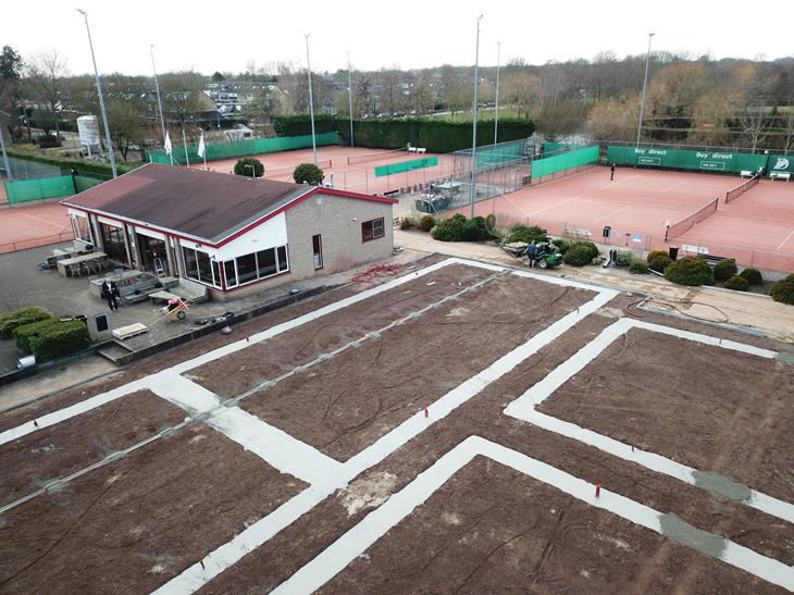 Dronevlucht aanleg padelbanen.jpg