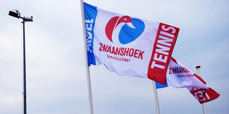 Zwaanshoek Tennis en Padel vlag.jpg