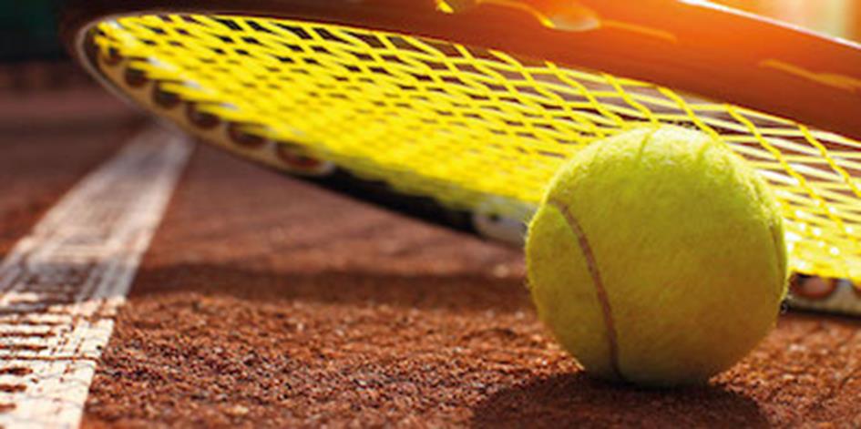 tennis-ball-racket-gespiegeld.jpg