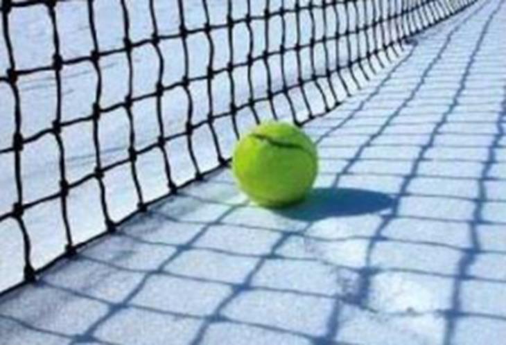 winter tennisbaan.jpg