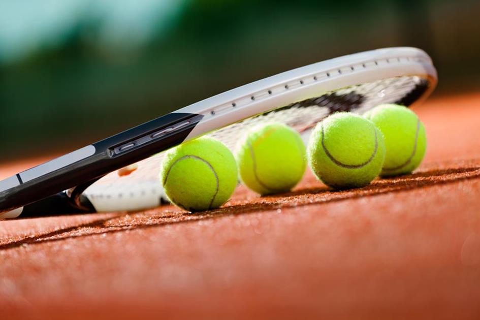 tennis racket.jpg